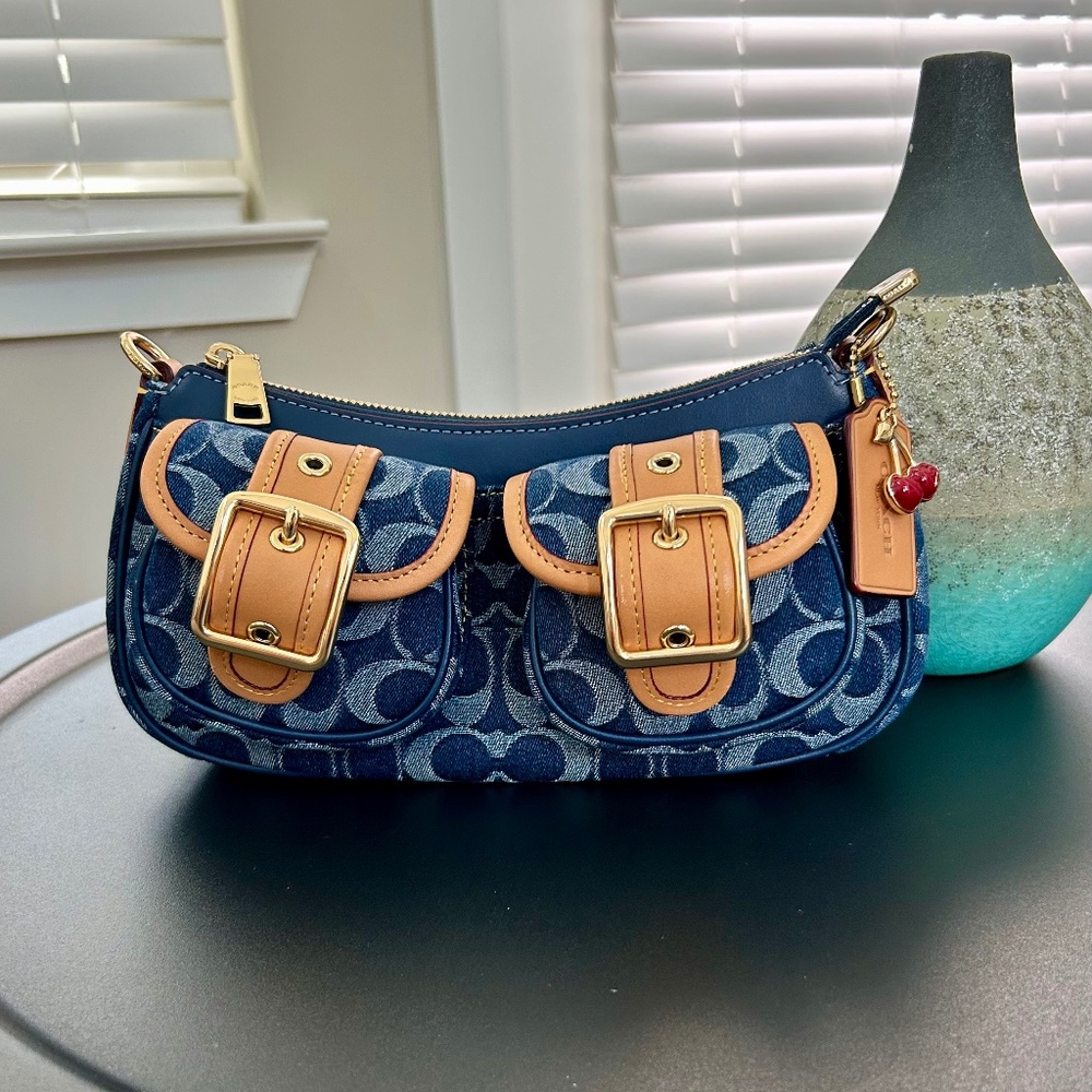 COACH SIGNATURE DENIM ASHTON BAG💙🤎